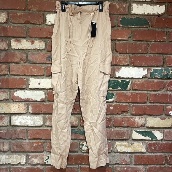 Revolve H:ours Shaye Paperbag Cargo Pants in Champagne size XS NWT - Picture 2 of 3